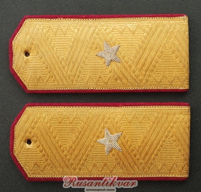 погоны-генерал-майора-тех-войск-аверс-.jpg (5.23 МБ) 3685 просмотров погоны-генерал-майора-тех-войск-аверс-.jpg