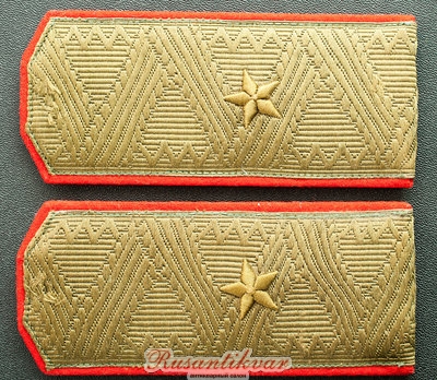 погоны-генерал-майора-на-гимнастерку-образца-1943-г-аверс.jpg