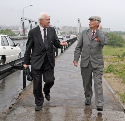 7.Для рекогносцировки мы остановились на мосту через Березину...Предстояло определить место, где во время войны находился старый мост..jpg