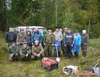 4. Перед началом работ - казаки и поисковики группы Тигр (кавычки).JPG