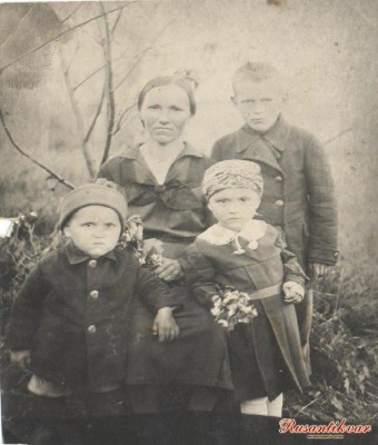 5.Семья Павла Петровича Озёркина..jpg