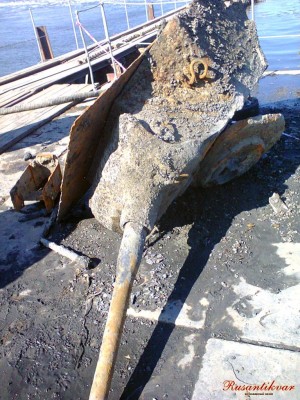 1.Более 70 лет эта башня пролежала на дне Северского Донца..jpg