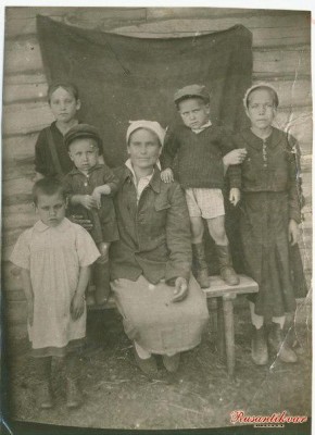 2.Семья Барановых в 1944 году..jpg