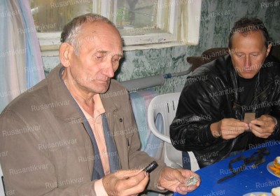 9. Озорнины. Вручение медальона.jpg