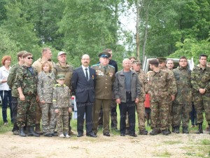 6.Участники поисковой экспедиции на мероприятии по захоронению найденных воинов..JPG