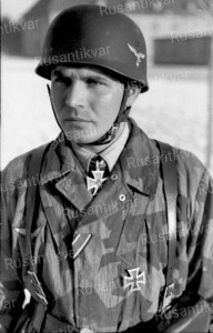 Bundesarchiv_Bild_101I-539-0380-15,_Dr._Bruno_Sassen.jpg