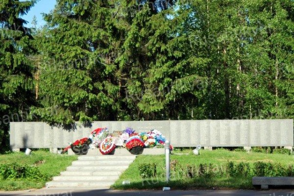 8. Мемориал на 4-м километре Ленинградского шоссе..jpg