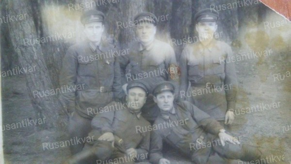 2.На фото Илья Михайлович стоит в центре..jpg
