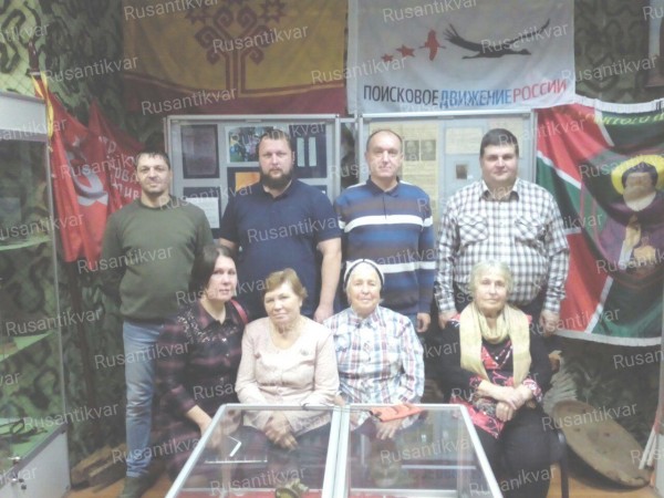 5. Дочери Ушанкина И.С. в гостях у поисковиков.jpg