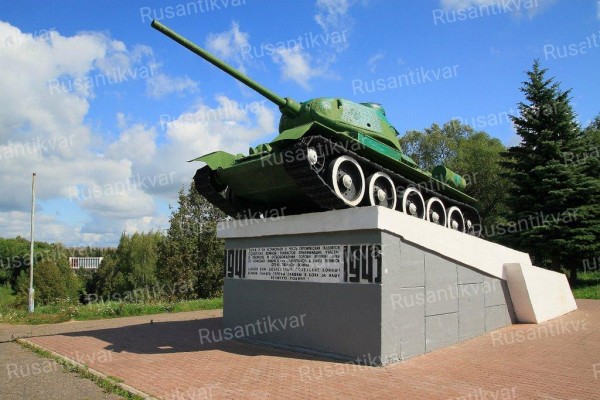 16.Памятники советским воинам, установленные в крепости..jpg