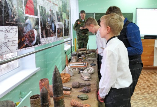 9. Выставка экспонатов поискового музея..jpg