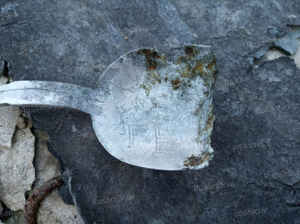 3. И его разбитая осколком ложка..jpg