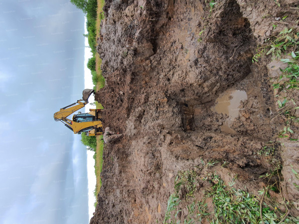 5.Экскаватор помог удалить отработанные отвалы в сторону..jpg