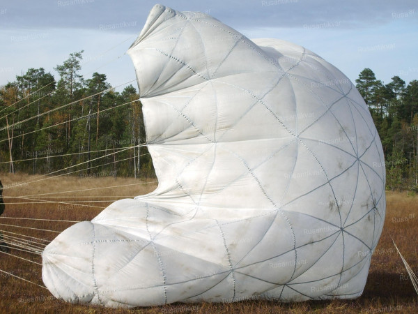 Купол парашюта И.О. Жукова.jpg