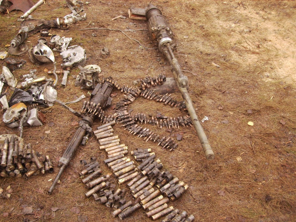 Пулемет ШКАС и пушка ШВАК  из ИЛ-2 И.Жукова.jpg