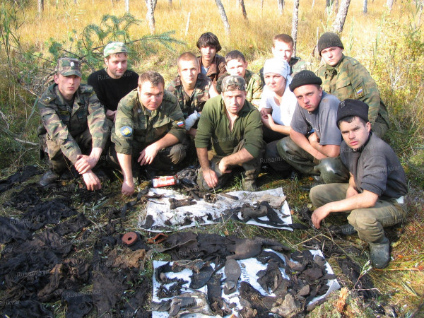 Участники подъема бомбардировщика.jpg