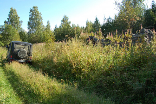 Плутая в озерном краю, мы неоднократно натыкались на развалины финских хуторов.JPG