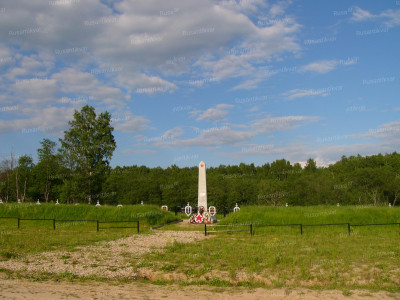 Братская могила в ур.Медведки.JPG