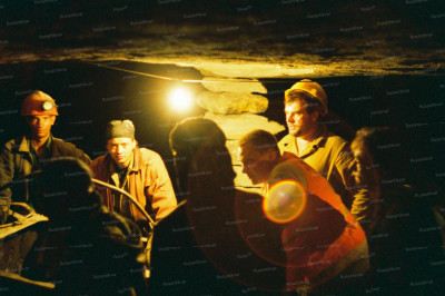 Аджимушкай 1997 года - совещание перед началом работы..JPG