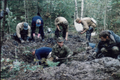 8. Работа по подъему 40 десантников 204 вдбр в районе д. Весики на берегу р. Полометь..JPG