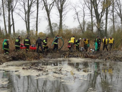 2.Такой объем воды и грязи под силу откачать только нескольким специальным агрегатам..JPG