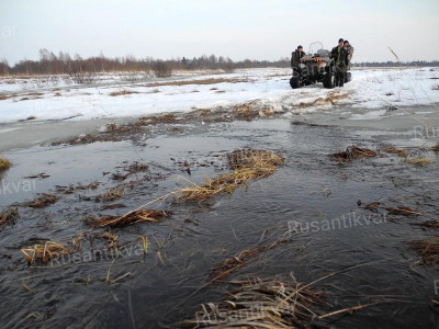 1.Перед форсированием очередного разлившегося ручья.jpg