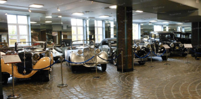 4.В залах музея.jpg