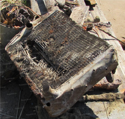 6. Пробитый автомобильный радиатор..JPG