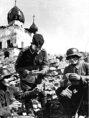 6.Испанцы в Кирилловском монастыре..jpg