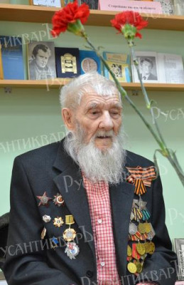 Иван Иванович Молодцов на встрече со школьниками..jpg