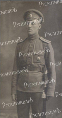 Прапорщик,на груди знак об окончании училища..jpg