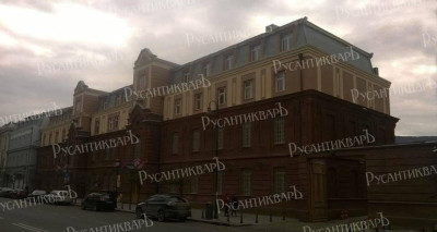 Тбилиси. пр.Агмашенебели. Здание бывшего юнкерского пехотного училища в наши дни..jpg