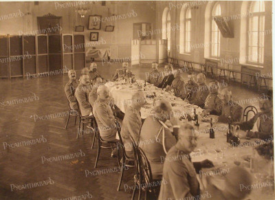 Обед в честь приезда ВК Константина Константиновича. Апр. 1914 г..jpg