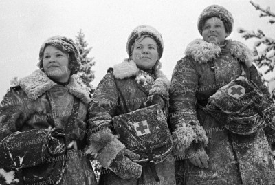Воины в белых халатах..jpg