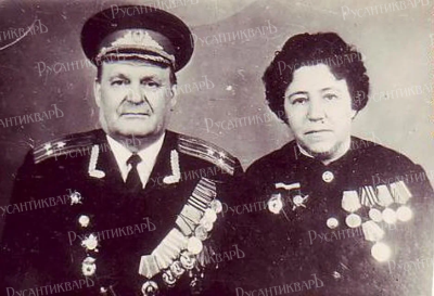 Михаил Данилович и Нина Андреевна - приемный родители Сергея.png