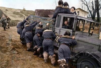 Советские летчицы, Крым, 1944 г..jpg