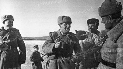 narkomovskie-100-gramm-komu-iz-krasnoarmeycev-ne-nalivali_1602172616-b.jpg