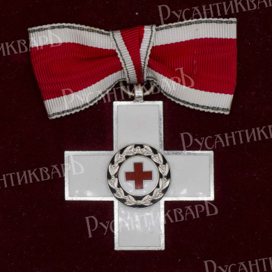 Германия. Почетный знак Немецкого Красного Креста № 4676 (женский вариант).